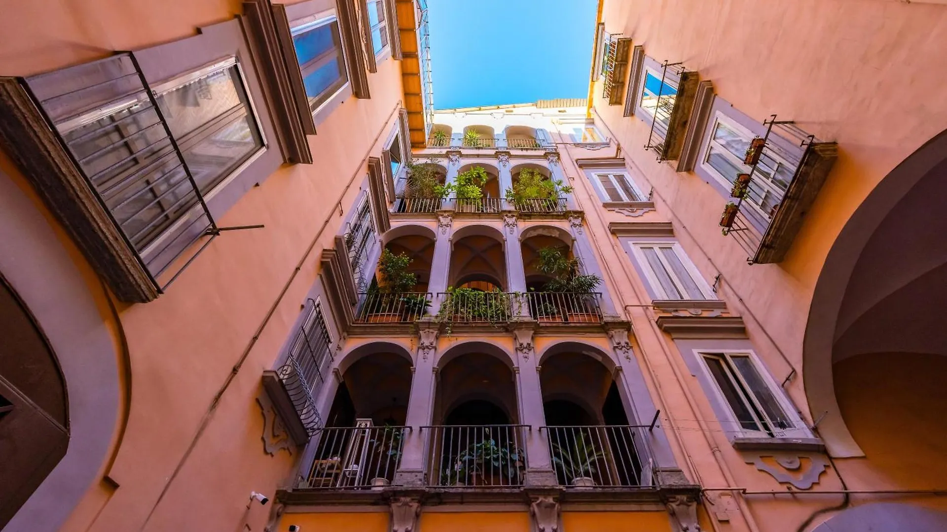Palazzo Loffredo By Napoliapartments Italy
