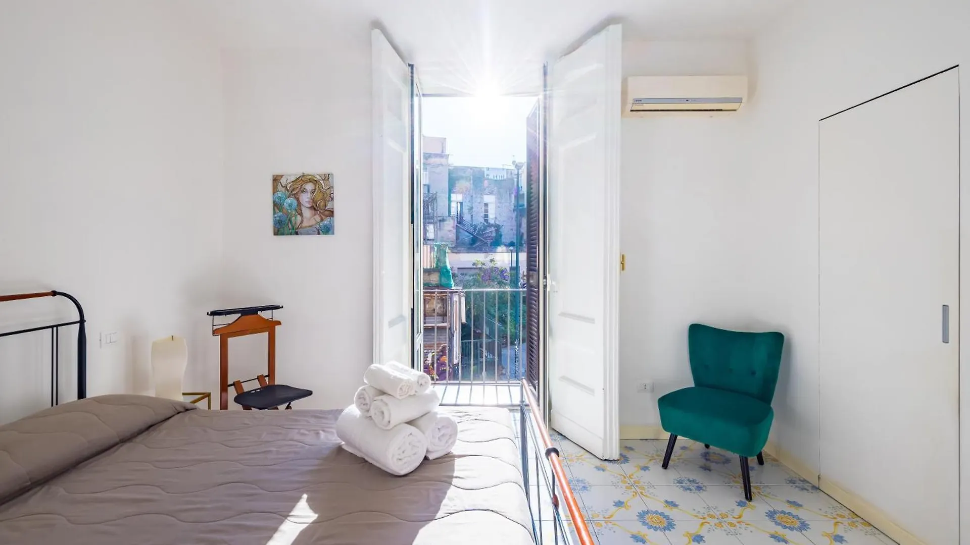 Apartment Palazzo Loffredo By Napoliapartments Italy