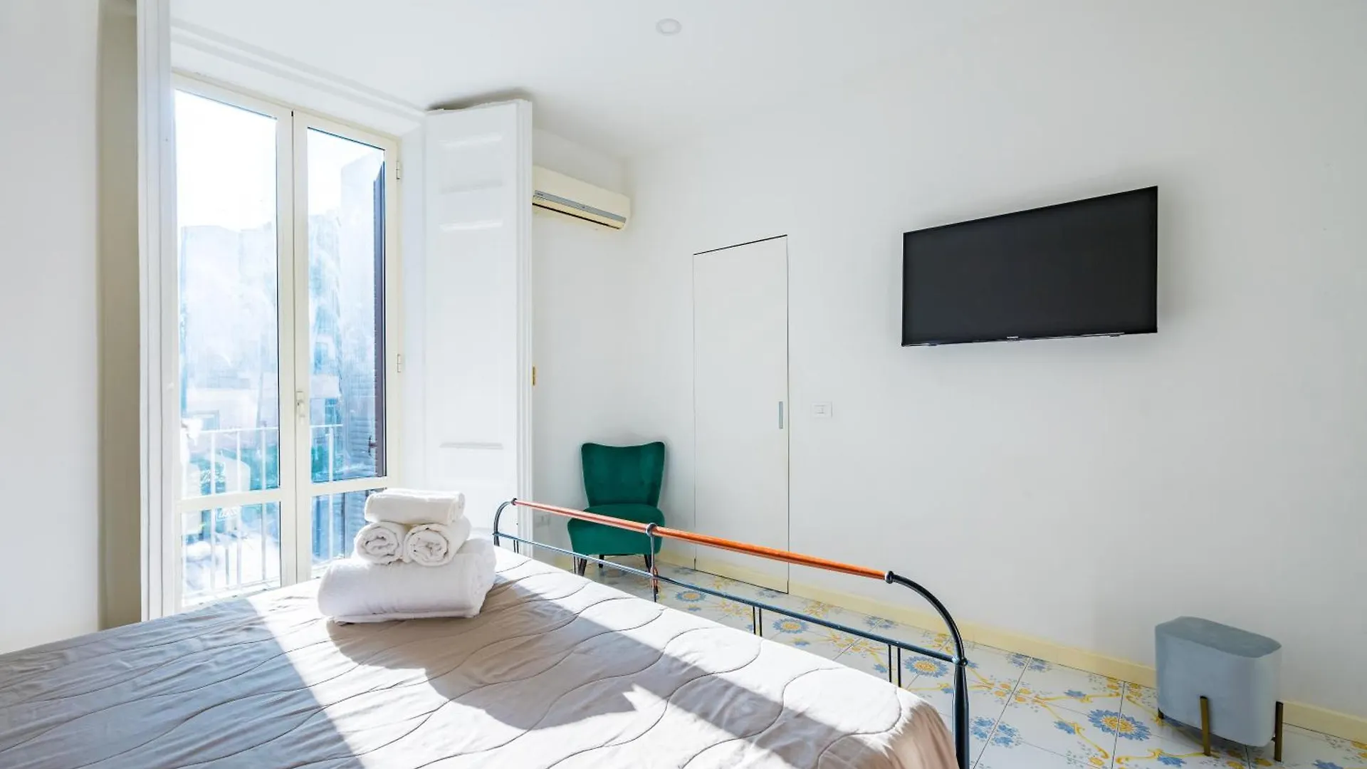 Apartment Palazzo Loffredo By Napoliapartments